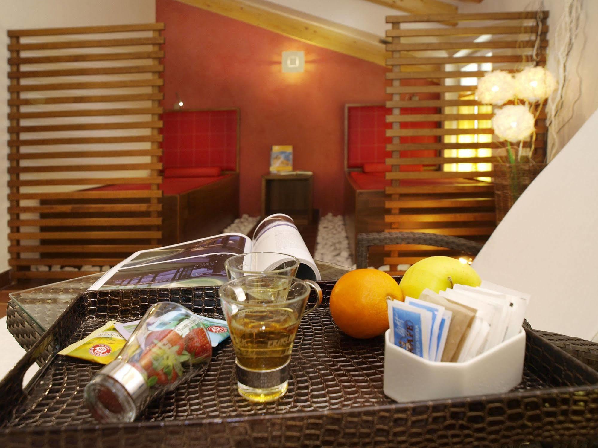 Hotel Garni Corallo Torbole Sul Garda Екстериор снимка