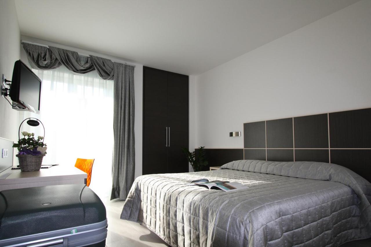 Hotel Garni Corallo Torbole Sul Garda Екстериор снимка