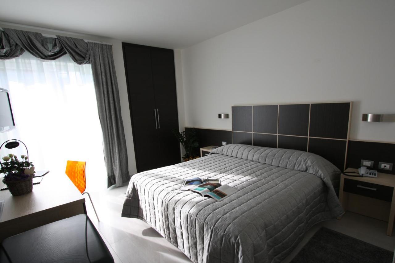 Hotel Garni Corallo Torbole Sul Garda Екстериор снимка